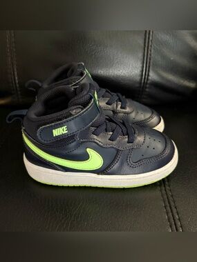 Kids 8c Nike Court Borough